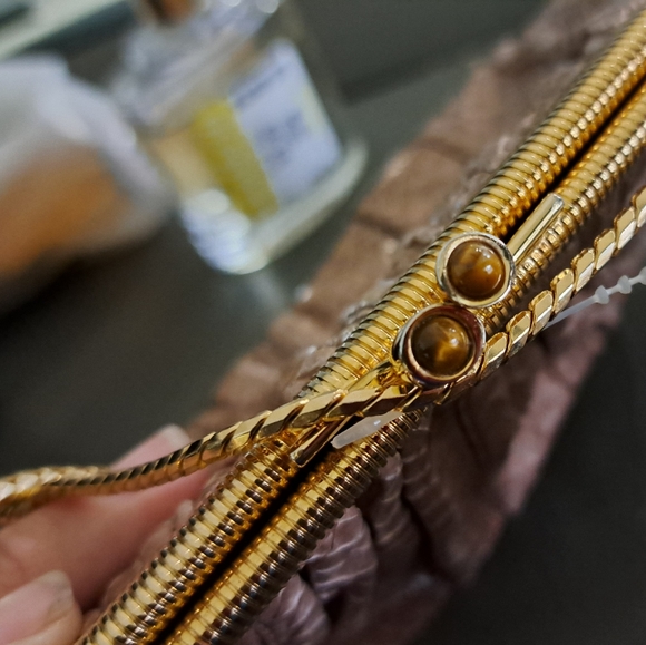 Judith Leiber Beige Python clutch/ evening bag - Picture 5 of 6